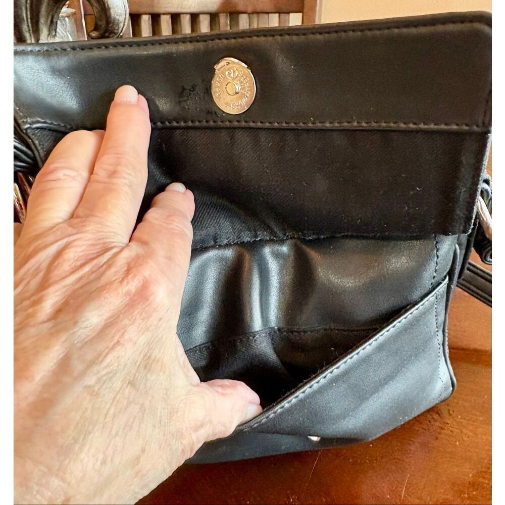 NINE WEST - Vintage-Style Shoulder Bag in Black Faux Leather. Perfect Condition - Picture 10 of 15